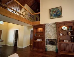 The Grand Hamilton Retreat ~ Lake Front ~ Sleeps 15 ~ Memories Included - Image 2