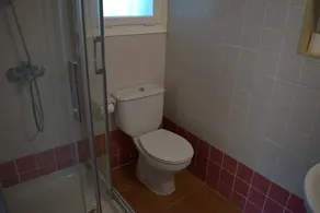 Hus med intim og stor have med havudsigt, privat pool og tennis - Image 5