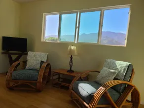North Shore Tropical Studio with breathtaking mountain views! - Image 4