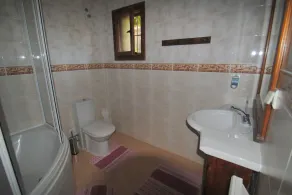 Fredlig Country Cottage Villa med privat pool - Image 4