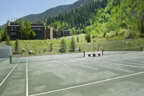 Wonderful East Vail Condo w/Stunning Views, Free Shuttle Access, Hot Tub - Image 2