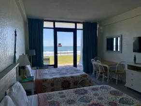 Oceanfront on Daytona Beach - Image 5