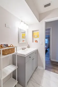 Brandon Peaceful Home w/newly renovated kitchen - Image 3