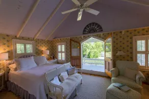 Impeccably Restored & Charming Victorian Summer Cottage-5 Bed, 4 Bath, Sleeps 10 - Image 3