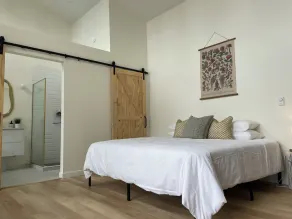 Spacious Oceanfront Retreat Moments from the Cabot Trail - Image 2