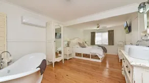Olive Grove 3  1 Bedroom Cabin with large Bath and walk to wineries - Image 4