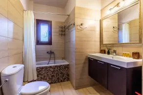 Quiet villa with breathtaking views, garden and private pool! - Image 2