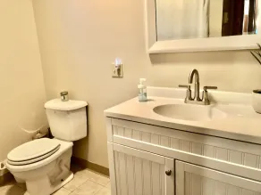 Pocono Lakefront Cabin: Lakefront 2BR w/ Kayaks + Paddleboards, Near Ski - Image 3