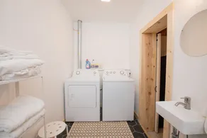 Tiny Cottage - Big Loft - Image 2