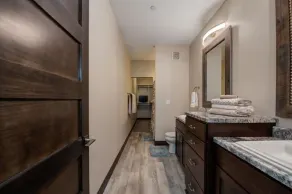 Beautiful Newly built Bayside Lake Front Condo! - Image 4