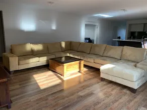 Elegant & Stylish 5BR W/ Free Parking and WIFI - Image 5