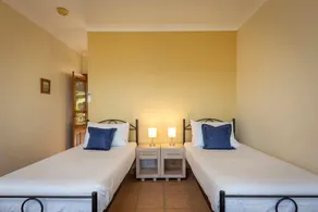 Sovereign Hill Country Lodge - Group accommodation with panoramic views from every room - Image 4