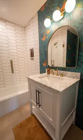 LUXE brand-new designed 2 bd/2 bath w/ backyard - Image 2
