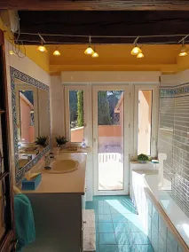 BELLA CASA DELL'ARCHITETTO IN UN CASO VERDE VICINO A AVIGNONE - Image 3