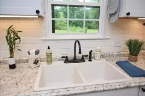 Relax at The Blue Bird - 2BD/2BA + Easy Parking - Image 2