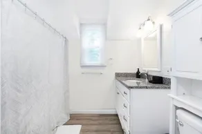 *Mins to the Beach | Portsmouth | Maine* - Image 2