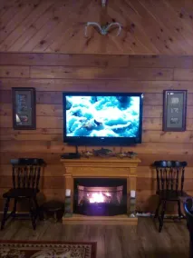 Rustic Cedar Cabin - Image 3