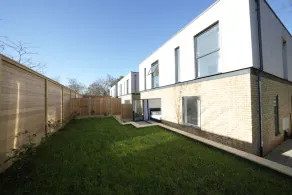 Ealing Broadway Great Stay 7-Minute Walk from the Underground - Image 3