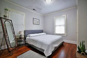 Charming and cozy home by a Historic District - Image 5