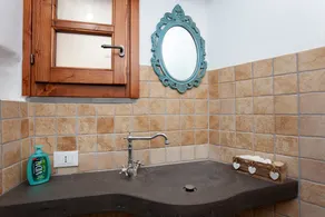 Holiday Home \"Domo Bangone\" with Shared Terrace & Wi-Fi - Image 4