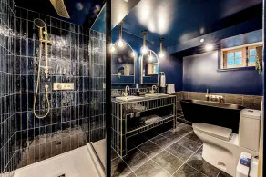 North House - Majestic 3-Bedroom Designer Apartment - Image 3