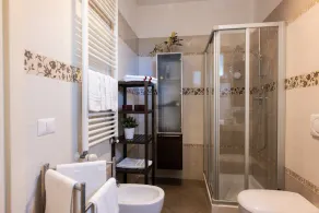 Elegant Location in Florence - 2 FREE PARKING! - Image 2