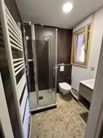 Chalet with heated indoor pool and exceptional view - Image 4