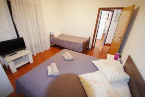 Holiday apartment with shared pool in village Banjole - Image 5