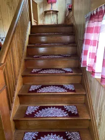 Vintage Farmhouse with Parking right in the City! Family Friendly, Fenced Yard. - Image 4