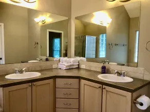 Big 3,300 sqft beautiful 4BR 3.5BA house at  beautiful neighborhood - Image 3