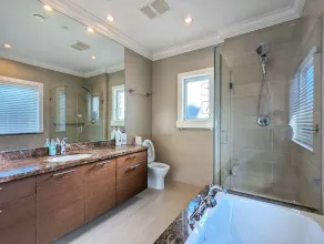 Spacious House with New Furniture - Close to Airport/Marine Gateway/UBC/downtown - Image 3