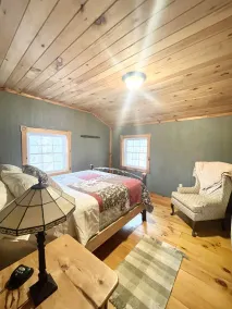 Creekside Cabin Vacation Rental - Image 4