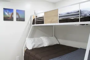 Beautiful, Spacious Basement Suite, Sleeps 7 - Image 5