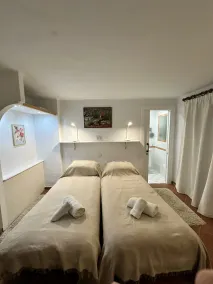 Abgeschiedene Villa mit Panoramablick, privatem beheiztem Pool und kostenlosem Internet. - Image 3