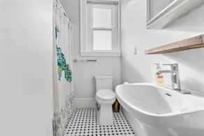 Historic Somerville Cambridge 1 Bed, Inman Square - Image 2