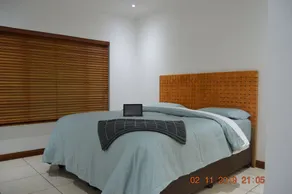 8 Sleeper Kingsize Vacation Home Rental Springside Road, Hillcrest Park, Durban - Image 2