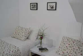 Garden apartment 5 minutes from Granada and the Alhambra! - Image 5