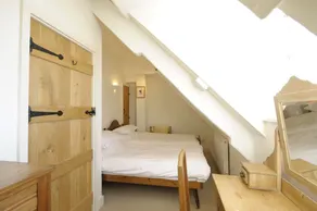 Two Bedroom Waterside Cottage With Balcony And Magnificent Views Of The Estuary - Image 5
