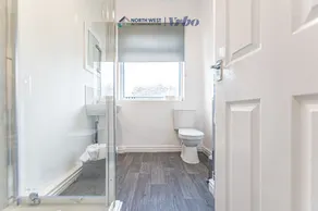 Fully Furnished 3BR House in Manchester | Free Wifi & Parking | Near City Centre - Image 2