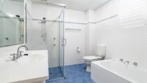 Del Rae 6 25 Shoal Bay Road - Image 2