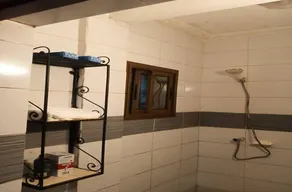 High standing residence located in Douala - Image 4