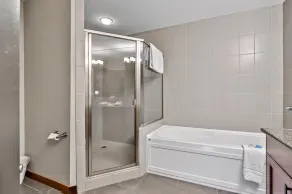 Luxury  2BR KING/2BTH condo - Outdoor heated pool and hot tub - mountain views - Image 4