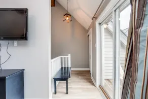 Great location! Spacious 2 bedroom Chalet at Blue! - Image 2