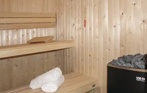 De Singelier is an 8 person wellness water villa - Image 3