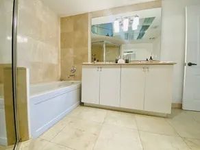 THE TAMARA BEACH CONDO SRT-00652 - Image 4