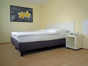Apartment 2, 2 bedrooms with double bed, 2 extra beds (1 x bedroom, 1 x living area). - Image 4