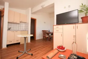 Apartments Eres Zuronja-One-Bedroom Apartment with Sea View 2 - Image 5