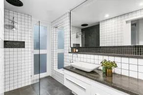 MANHATTAN STYLE 3 STORY LUXURY IN ST PETERS - Image 3