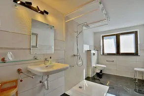 Enjoy the Thuringian Forest in the barrier-free vacation home \"Bergwiese\" - Image 3