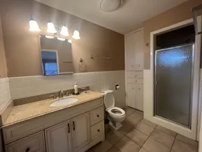 Spacious ranch home in quiet neighborhood. - Image 2